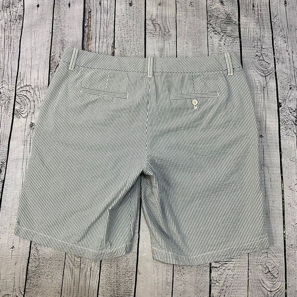 J. CREW Bermuda Shorts - Picture 2 of 3